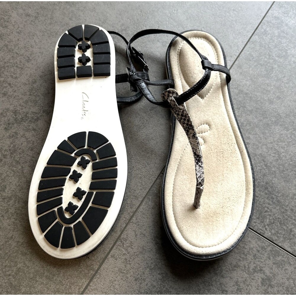 Clarks Women’s Snakeskin Pattern Black Strappy Thong Sandals US 10 boho chic